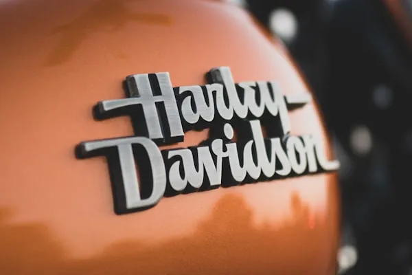 Cairnbridgepart hospitality partner emblem six